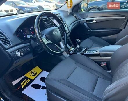 Черный Хендай и40, объемом двигателя 1.6 л и пробегом 318 тыс. км за 11700 $, фото 10 на Automoto.ua