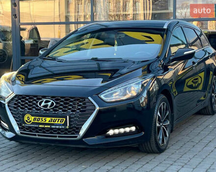 Черный Хендай и40, объемом двигателя 1.6 л и пробегом 318 тыс. км за 11700 $, фото 2 на Automoto.ua