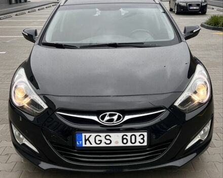 Черный Хендай и40, объемом двигателя 1.7 л и пробегом 236 тыс. км за 4091 $, фото 1 на Automoto.ua