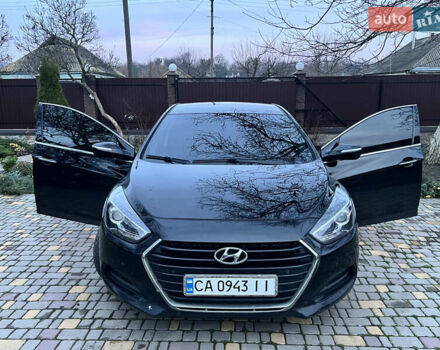 Чорний Хендай і40, об'ємом двигуна 1.7 л та пробігом 277 тис. км за 12000 $, фото 1 на Automoto.ua