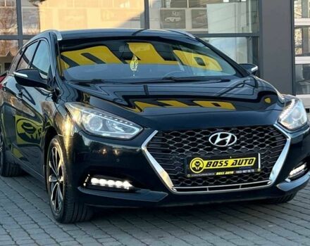 Черный Хендай и40, объемом двигателя 1.6 л и пробегом 318 тыс. км за 11700 $, фото 1 на Automoto.ua