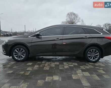 Коричневый Хендай и40, объемом двигателя 1.69 л и пробегом 321 тыс. км за 12200 $, фото 6 на Automoto.ua