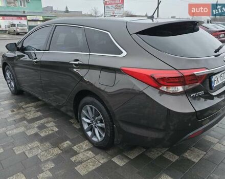 Коричневый Хендай и40, объемом двигателя 1.69 л и пробегом 321 тыс. км за 12200 $, фото 10 на Automoto.ua