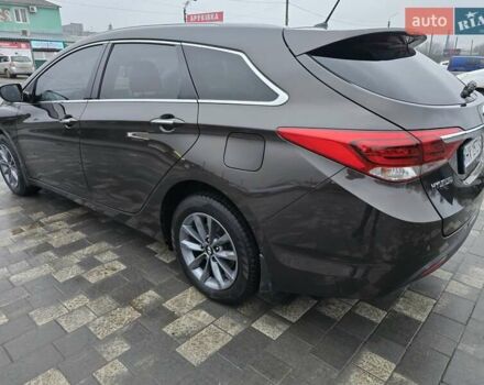 Коричневый Хендай и40, объемом двигателя 1.69 л и пробегом 321 тыс. км за 12200 $, фото 11 на Automoto.ua