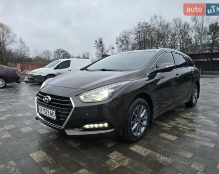 Коричневый Хендай и40, объемом двигателя 1.69 л и пробегом 321 тыс. км за 12200 $, фото 3 на Automoto.ua