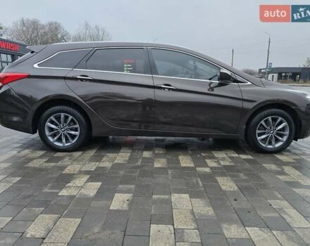 Коричневый Хендай и40, объемом двигателя 1.69 л и пробегом 321 тыс. км за 12200 $, фото 7 на Automoto.ua