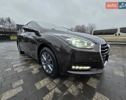 Коричневый Хендай и40, объемом двигателя 1.69 л и пробегом 321 тыс. км за 12200 $, фото 2 на Automoto.ua