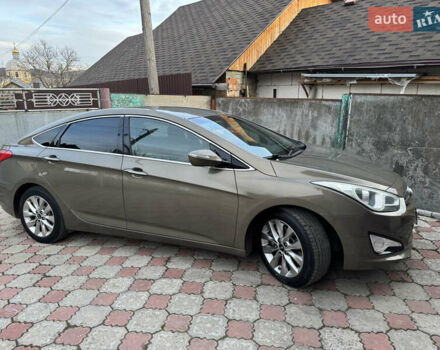 Коричневий Хендай і40, об'ємом двигуна 1.69 л та пробігом 220 тис. км за 9999 $, фото 1 на Automoto.ua