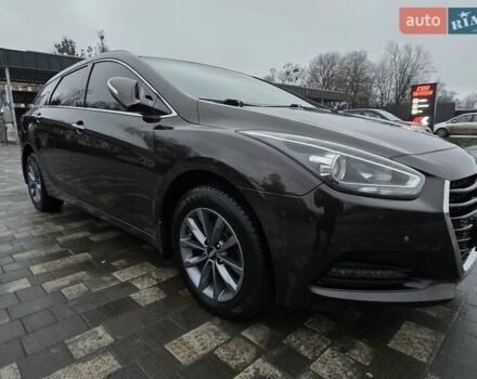 Коричневый Хендай и40, объемом двигателя 1.69 л и пробегом 321 тыс. км за 12200 $, фото 1 на Automoto.ua