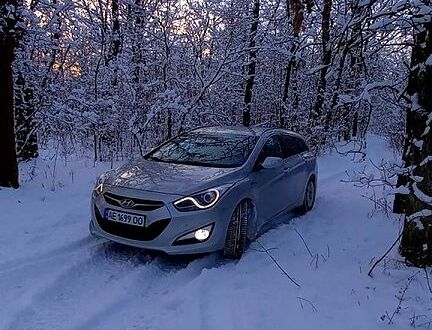 Хендай и40 2013 в Новомосковске на Automoto.ua Хендай и40, объемом двигателя 17 л и пробегом 270 тыс. км за 9500 $, фото 1 на Automoto.ua