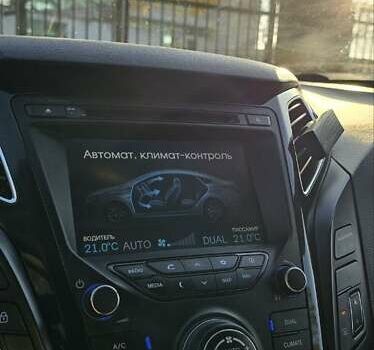 Серый Хендай и40, объемом двигателя 2 л и пробегом 142 тыс. км за 9970 $, фото 12 на Automoto.ua