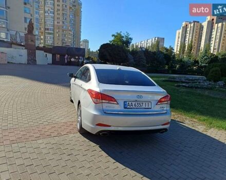 Серый Хендай и40, объемом двигателя 2 л и пробегом 142 тыс. км за 9970 $, фото 16 на Automoto.ua