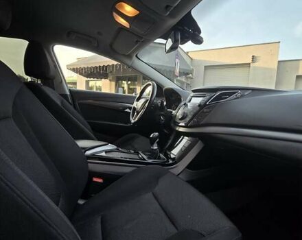 Серый Хендай и40, объемом двигателя 1.7 л и пробегом 242 тыс. км за 7300 $, фото 4 на Automoto.ua