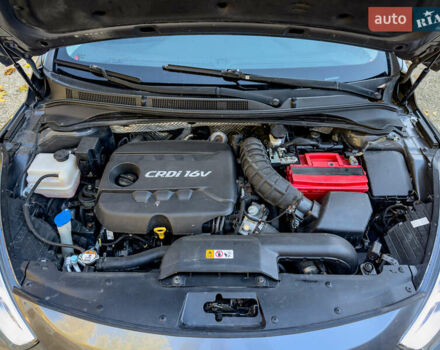 Серый Хендай и40, объемом двигателя 1.69 л и пробегом 142 тыс. км за 9100 $, фото 101 на Automoto.ua