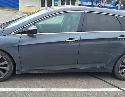 Серый Хендай и40, объемом двигателя 1.7 л и пробегом 238 тыс. км за 8500 $, фото 6 на Automoto.ua