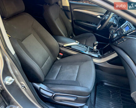 Серый Хендай и40, объемом двигателя 1.69 л и пробегом 142 тыс. км за 9100 $, фото 93 на Automoto.ua