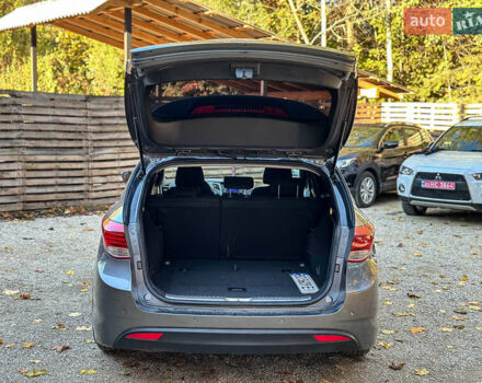 Серый Хендай и40, объемом двигателя 1.69 л и пробегом 142 тыс. км за 9100 $, фото 84 на Automoto.ua