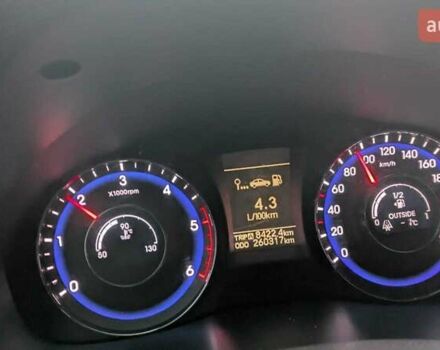 Серый Хендай и40, объемом двигателя 1.7 л и пробегом 260 тыс. км за 9500 $, фото 2 на Automoto.ua