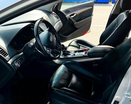 Серый Хендай и40, объемом двигателя 2 л и пробегом 268 тыс. км за 9900 $, фото 8 на Automoto.ua