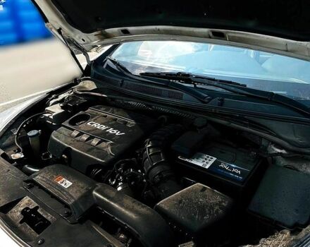 Серый Хендай и40, объемом двигателя 2 л и пробегом 268 тыс. км за 9900 $, фото 1 на Automoto.ua