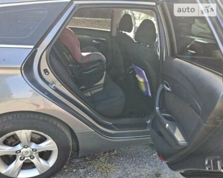 Серый Хендай и40, объемом двигателя 1.7 л и пробегом 238 тыс. км за 9500 $, фото 8 на Automoto.ua