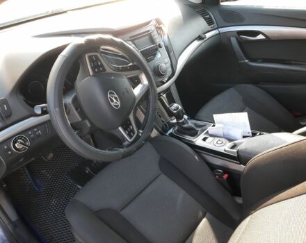 Серый Хендай и40, объемом двигателя 1.7 л и пробегом 220 тыс. км за 10200 $, фото 8 на Automoto.ua