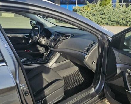 Сірий Хендай і40, об'ємом двигуна 1.7 л та пробігом 272 тис. км за 9200 $, фото 12 на Automoto.ua