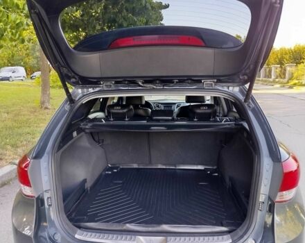 Сірий Хендай і40, об'ємом двигуна 1.7 л та пробігом 224 тис. км за 10950 $, фото 10 на Automoto.ua