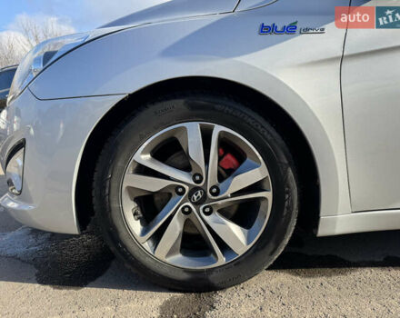 Сірий Хендай і40, об'ємом двигуна 1.69 л та пробігом 220 тис. км за 9499 $, фото 12 на Automoto.ua