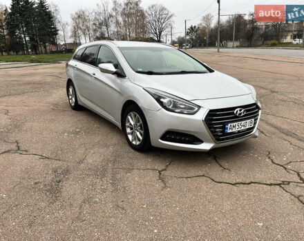 Серый Хендай и40, объемом двигателя 1.69 л и пробегом 179 тыс. км за 12700 $, фото 10 на Automoto.ua