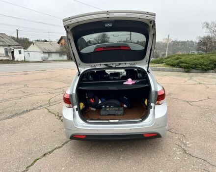 Серый Хендай и40, объемом двигателя 1.7 л и пробегом 179 тыс. км за 12700 $, фото 3 на Automoto.ua