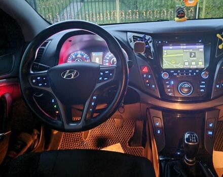 Серый Хендай и40, объемом двигателя 1.7 л и пробегом 217 тыс. км за 11999 $, фото 3 на Automoto.ua