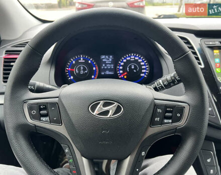 Серый Хендай и40, объемом двигателя 1.69 л и пробегом 179 тыс. км за 12700 $, фото 12 на Automoto.ua