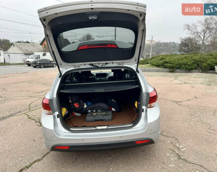 Серый Хендай и40, объемом двигателя 1.69 л и пробегом 179 тыс. км за 12700 $, фото 7 на Automoto.ua