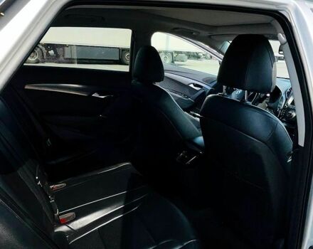 Серый Хендай и40, объемом двигателя 2 л и пробегом 268 тыс. км за 9900 $, фото 1 на Automoto.ua