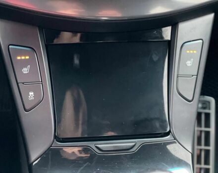 Синий Хендай и40, объемом двигателя 1.7 л и пробегом 321 тыс. км за 9400 $, фото 12 на Automoto.ua