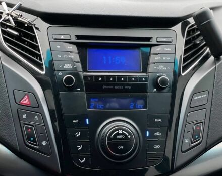 Синий Хендай и40, объемом двигателя 1.7 л и пробегом 321 тыс. км за 9400 $, фото 11 на Automoto.ua