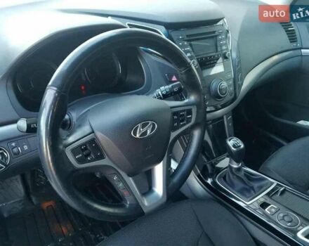 Синій Хендай і40, об'ємом двигуна 1.7 л та пробігом 278 тис. км за 8900 $, фото 1 на Automoto.ua