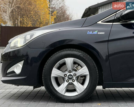 Синий Хендай и40, объемом двигателя 1.69 л и пробегом 277 тыс. км за 8500 $, фото 10 на Automoto.ua