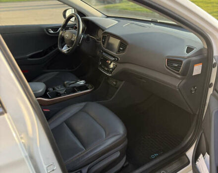 Белый Хендай Ioniq, объемом двигателя 0 л и пробегом 115 тыс. км за 12000 $, фото 8 на Automoto.ua