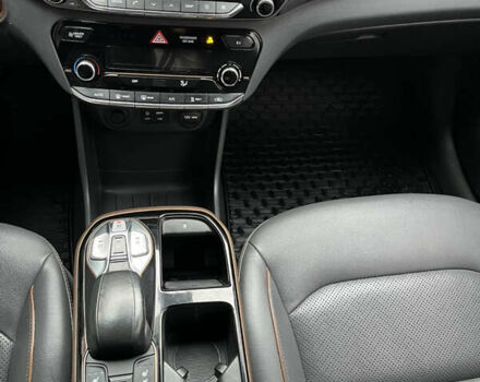 Белый Хендай Ioniq, объемом двигателя 0 л и пробегом 158 тыс. км за 13200 $, фото 29 на Automoto.ua