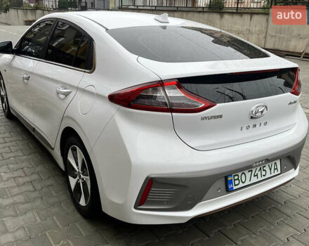 Белый Хендай Ioniq, объемом двигателя 0 л и пробегом 158 тыс. км за 13200 $, фото 16 на Automoto.ua