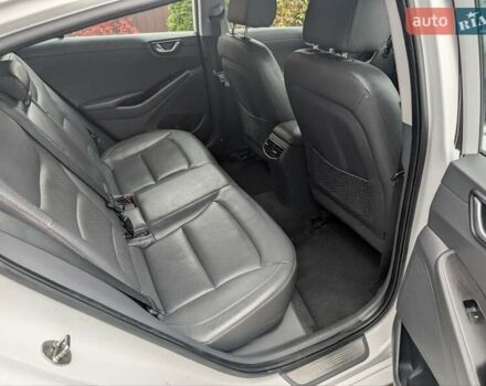 Белый Хендай Ioniq, объемом двигателя 0 л и пробегом 138 тыс. км за 12800 $, фото 15 на Automoto.ua