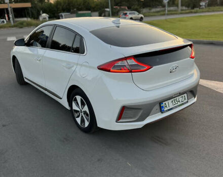 Белый Хендай Ioniq, объемом двигателя 0 л и пробегом 97 тыс. км за 12900 $, фото 5 на Automoto.ua