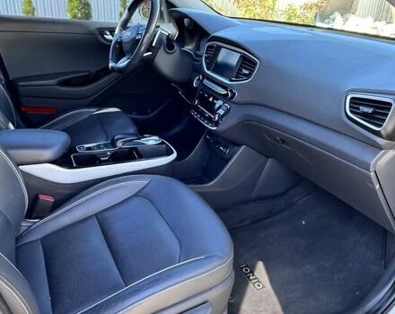 Білий Хендай Ioniq, об'ємом двигуна 0 л та пробігом 110 тис. км за 12200 $, фото 7 на Automoto.ua