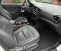 Белый Хендай Ioniq, объемом двигателя 0 л и пробегом 138 тыс. км за 12800 $, фото 16 на Automoto.ua