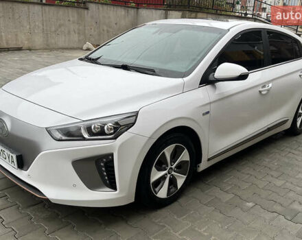 Белый Хендай Ioniq, объемом двигателя 0 л и пробегом 158 тыс. км за 13200 $, фото 6 на Automoto.ua