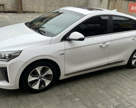 Белый Хендай Ioniq, объемом двигателя 0 л и пробегом 158 тыс. км за 13200 $, фото 3 на Automoto.ua