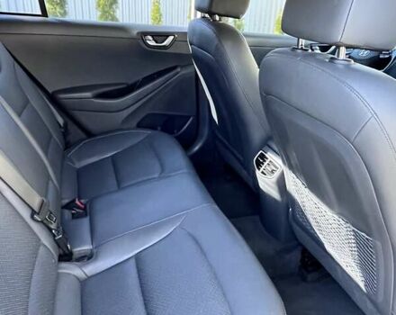 Білий Хендай Ioniq, об'ємом двигуна 0 л та пробігом 110 тис. км за 12200 $, фото 6 на Automoto.ua