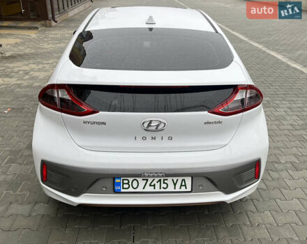 Белый Хендай Ioniq, объемом двигателя 0 л и пробегом 158 тыс. км за 13200 $, фото 15 на Automoto.ua